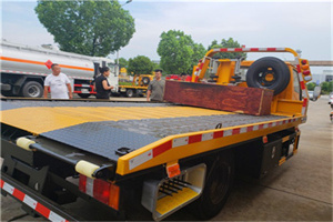 沙湾附近拖车电话号码服务